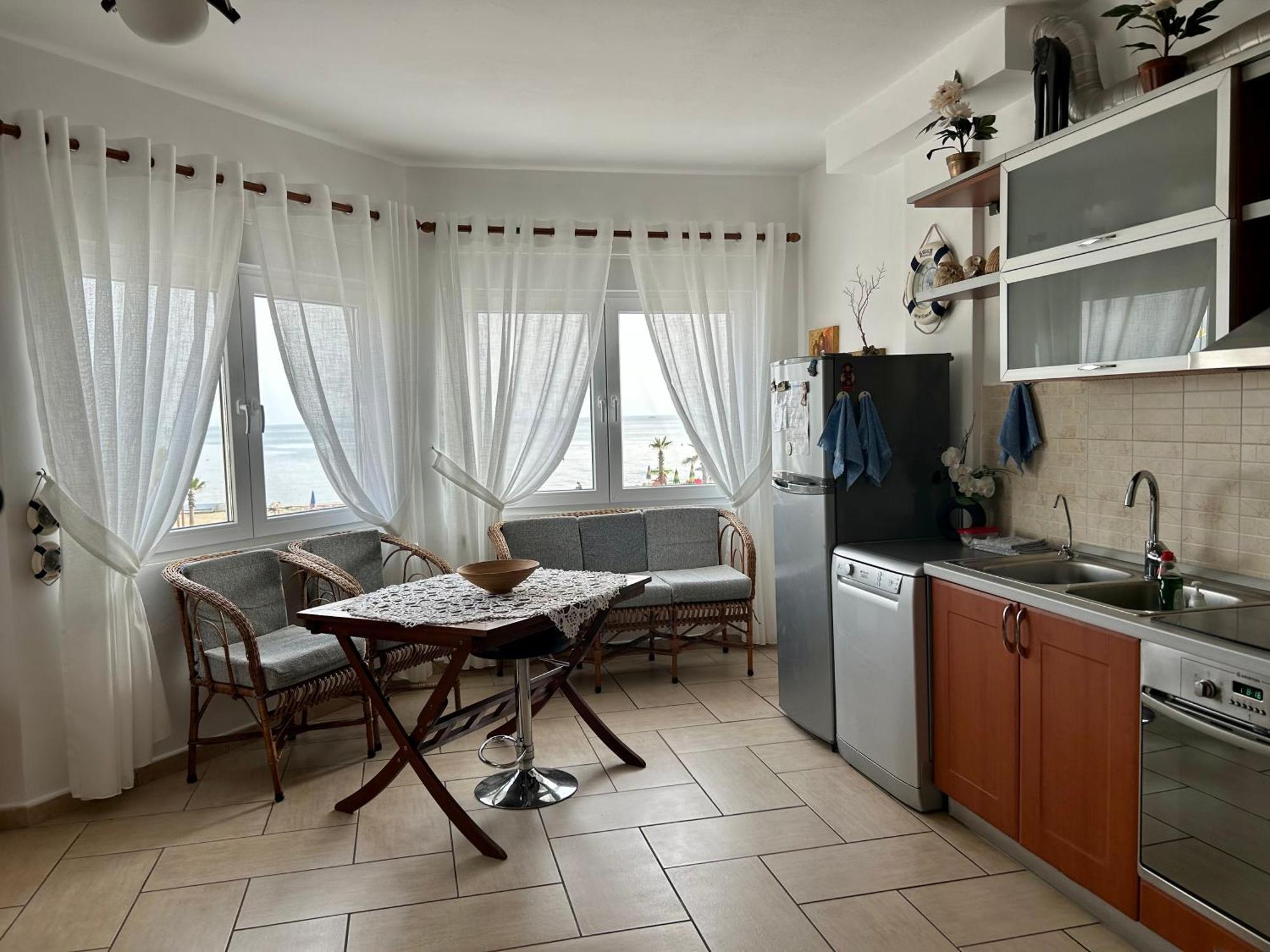 Teuta Apartment Дуррес Экстерьер фото